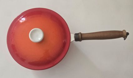 Descoware SP-20 Orange Flame Cast Iron Enamelware Pot w/Wood Handle lid 2 1/4 Qt