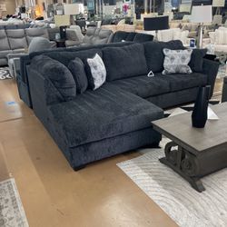 🔥beautiful And Comfortable😍 Sectional 