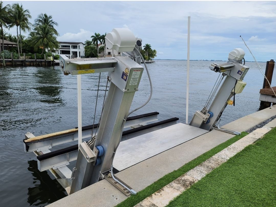 Golden Boat Lift 20k LB FOR SALE