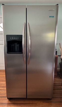 Frigidaire Professional Series Side-by-Side Refrigerator