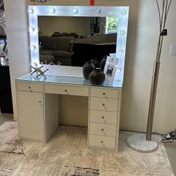🔥 2-PC VANITY SET 🎁