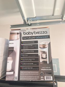 Baby Brezza Formula Dispenser -new
