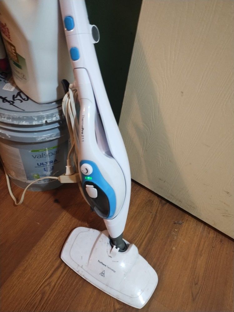 Steam Mop  By  Pur Steam..10 Bucks 