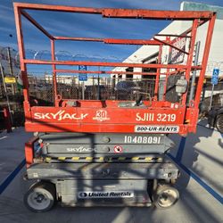 19’ Skyjack Scissor Lift 