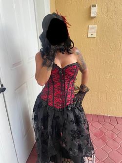 BURLESQUE COSTUME