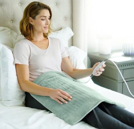 ULTRA-WIDE MICROPLUSH HEATING PAD , 20 in X 24 in