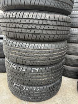 235/70r17 Michelin Tires In Great Shape