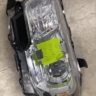 2022 TOYOTA TACOMA DRIVER SIDE HEADLIGHT