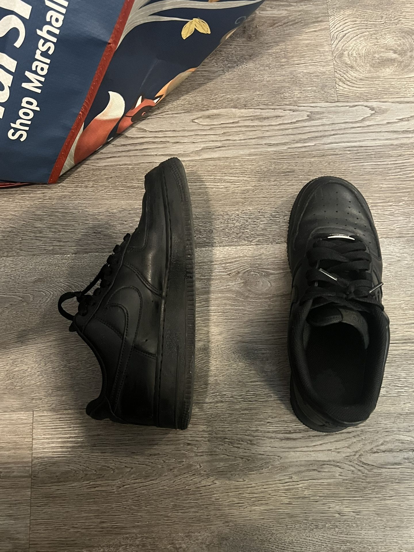 Used Black air Force 1’s For 35$ Size 8.5