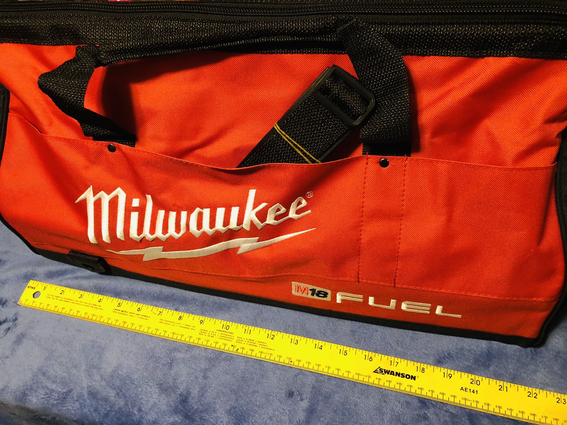 Milwaukee 22” Tool Storage Bag With Shoulder Strap. New!