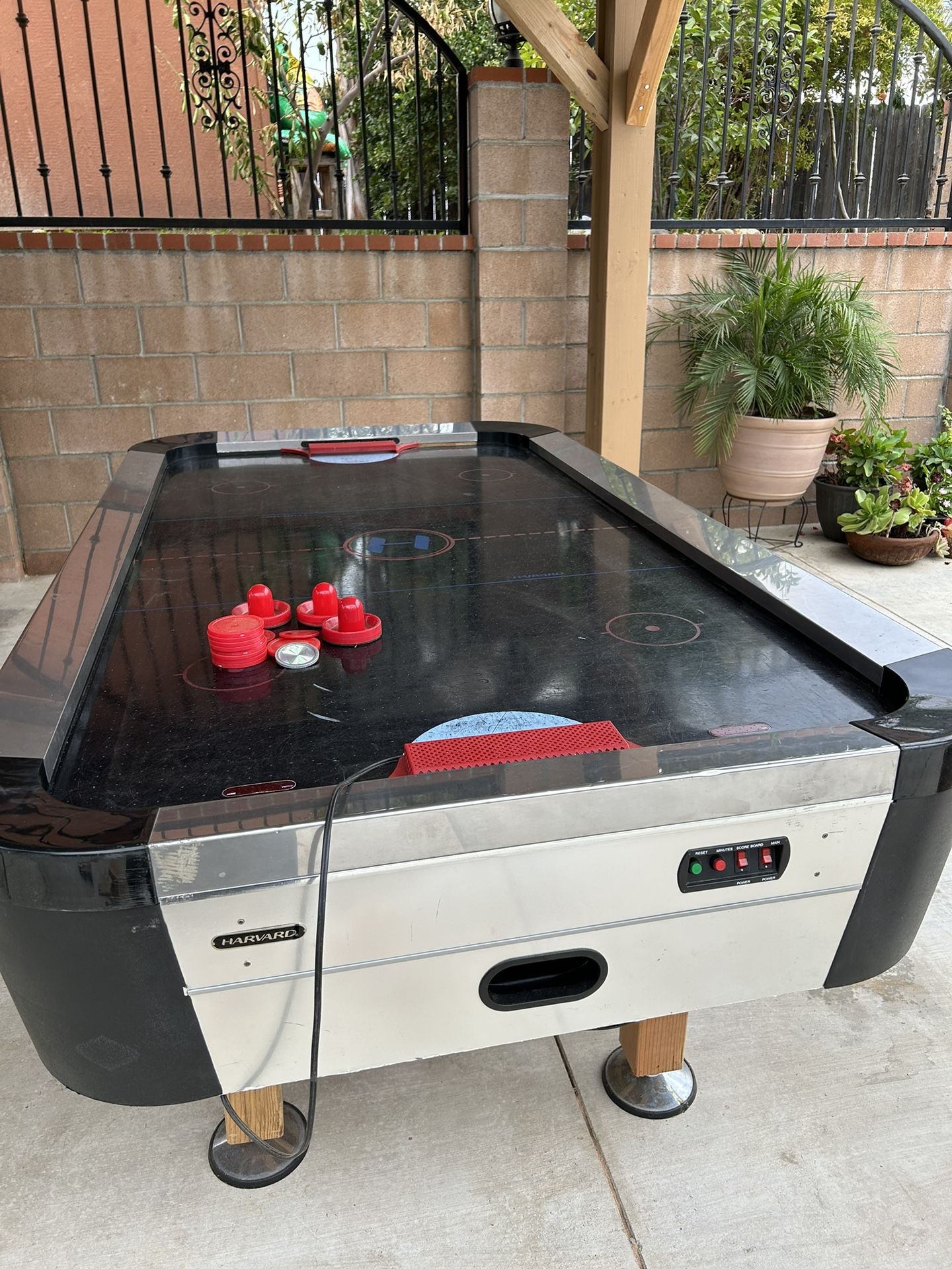 Air Hockey Table