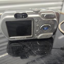 Samsung Digimax A7 Digital Camera - $25