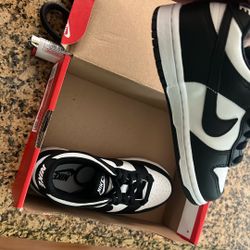Nike Panda Dunks 