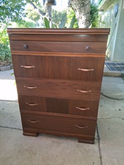 Vintage 5 Drawer Dresser