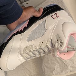 Jordan 5 Retro Soft Pink Shoe Size 10.5M 
