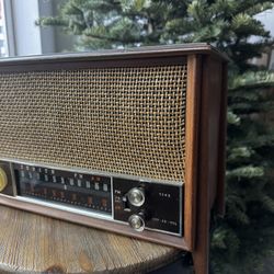 Zenith Vintage Radio