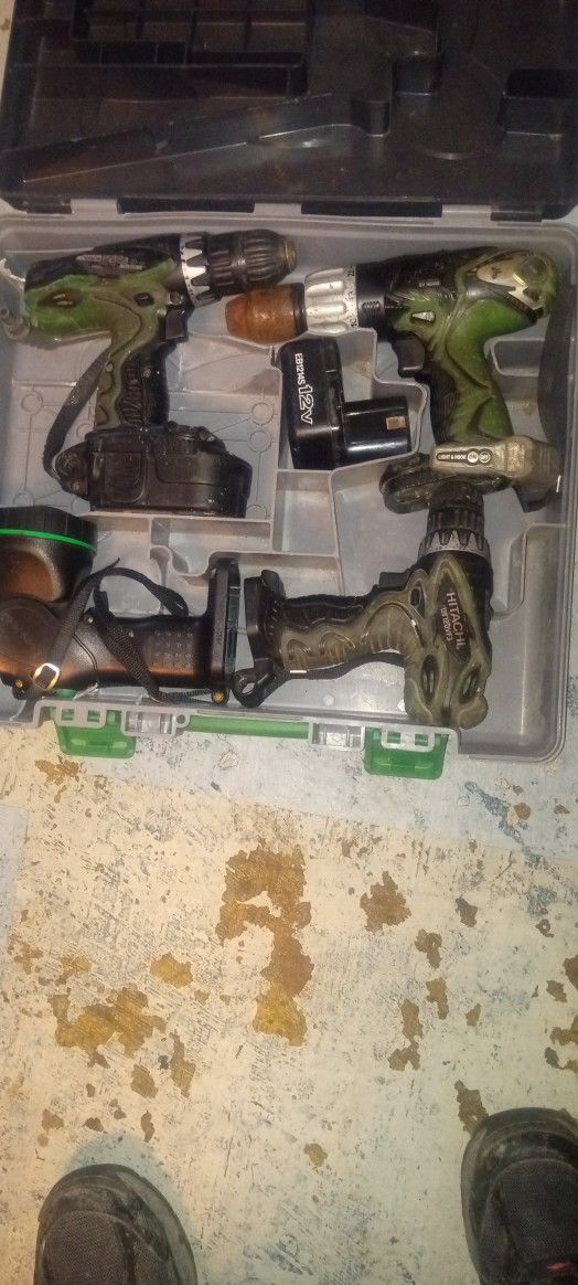 Hitachi Drill Set