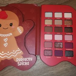 2 Packs Of Perfectly Spiced 18-color eyeshadow palette. 