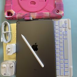 Apple IPad 7th Generation (10.2” Retina / IOS 18 / Touch ID ) 32GB with stylus pen, keyboard, case  & Accessories 