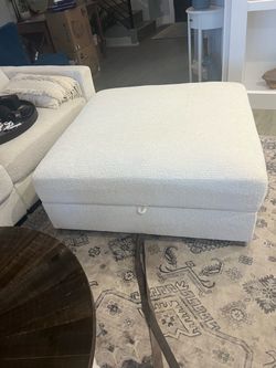 Storage ottoman