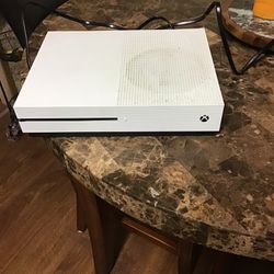 X box one s series. it does not come controlers or anything other then a cord to plug it in