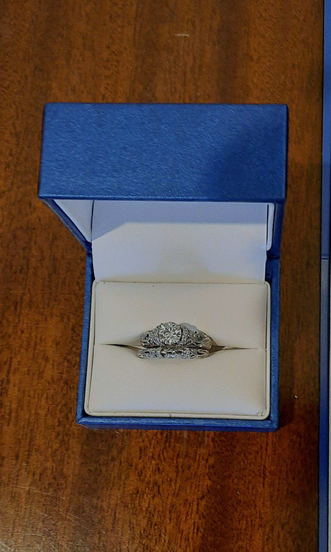 Beautiful Engagement Ring And Wedding Band Set