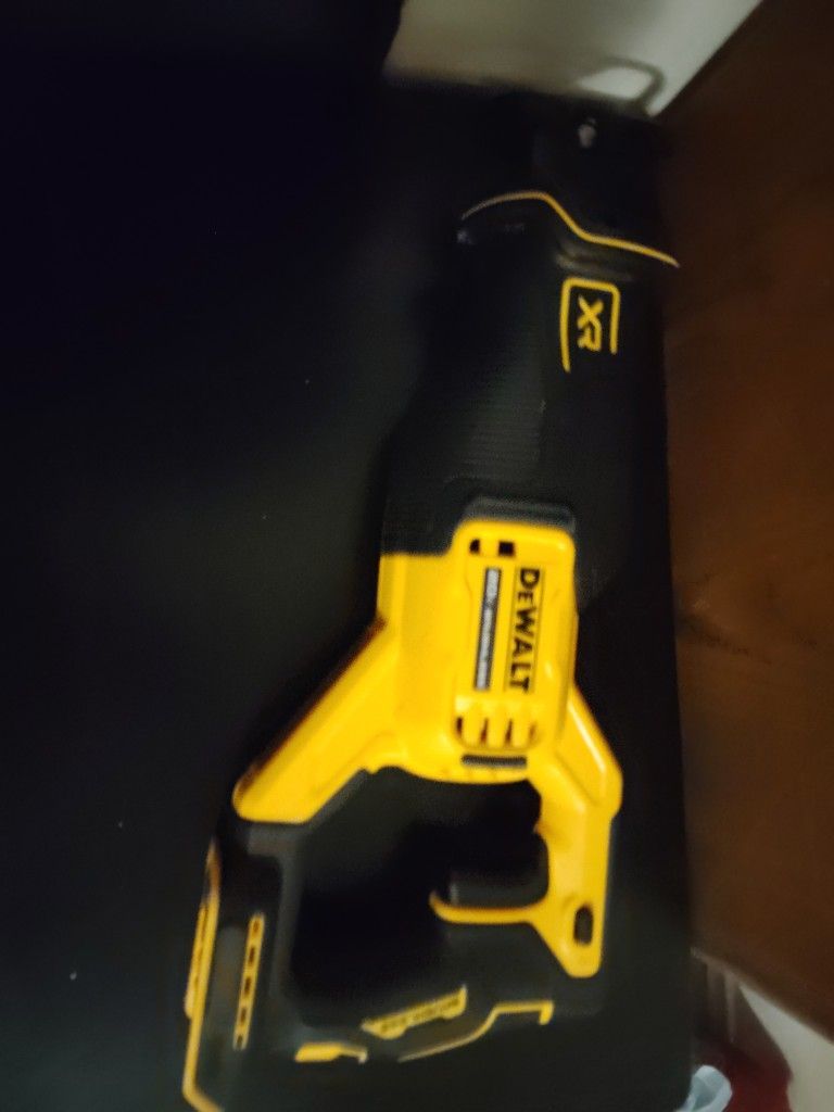 Brand New DeWalt DCS382B 20V MAX XR Brushless Cordless Reciprocating Saw, Tool Only