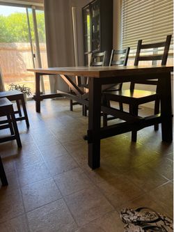 Dinning room table wood