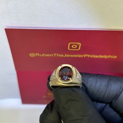 10kt Yellow Gold Garnet Ring 