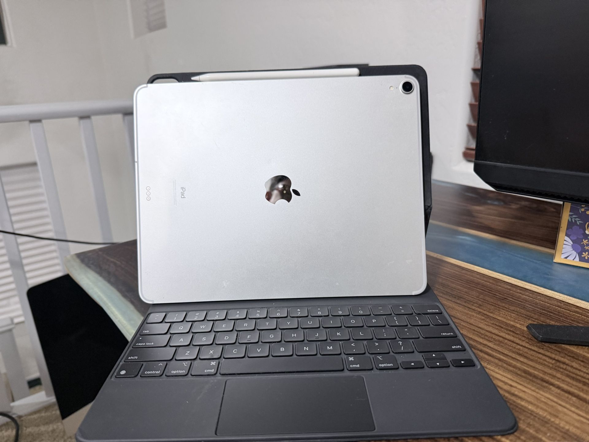 iPad 12.9” 3rd Generation With Magic Keyboard And Apple Pencil