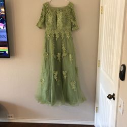 Dress- Special Occasion- Gorgeous Green -This Dress Has Never Been Worn!!