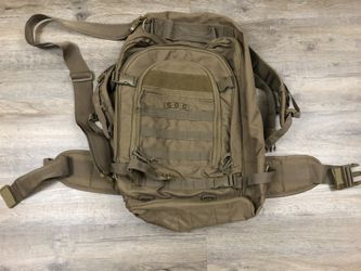 Sandpiper Of California bugout bag - preowned, excellent condition