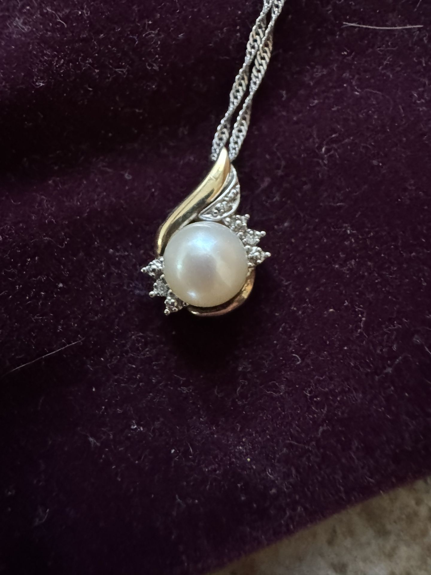 Diamond And Pearl Necklace