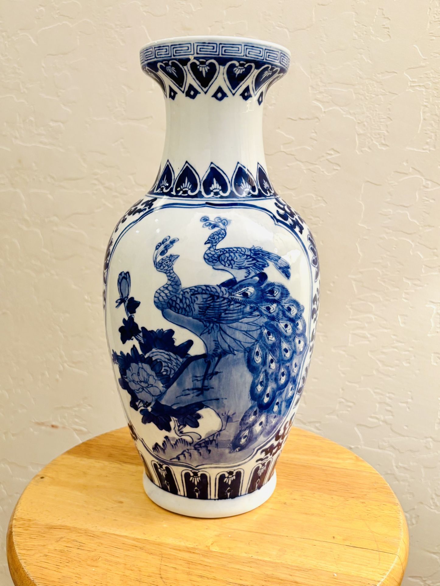Chinese Blue And White Porcelain Peacock Handmade Painted Vase