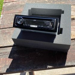 Detachable JVC Stereo.   AM FM Disc