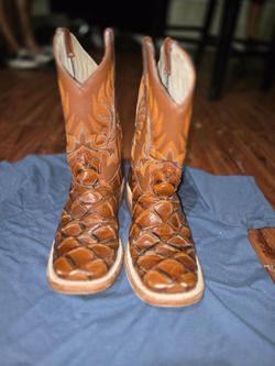 Boy boots
