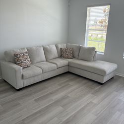 Couch/Sofa Sectional
