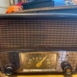 Vintage Truetone Super Heterodyne Radio