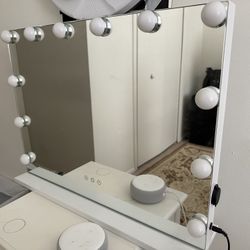Vanity Mirror With Lights