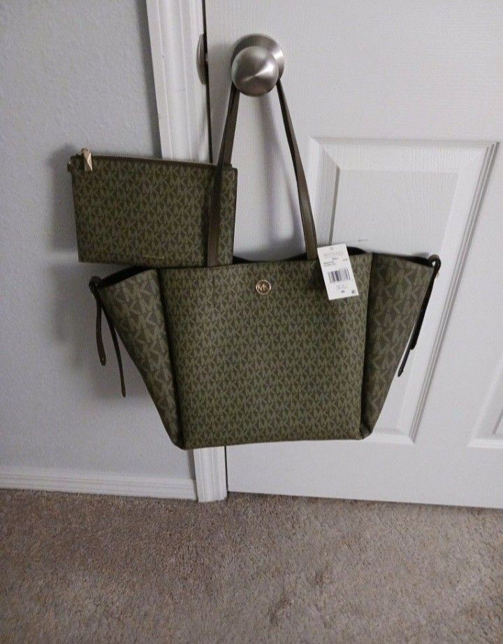 Michael Kors Purse Set