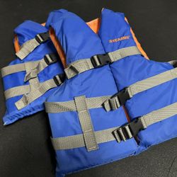 Youth Life Jackets (2)