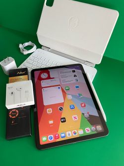 Apple IPad Air 5th Generation (10.9” Liquid Retina/ M1 chip / 2022 Model) 64GB with pen, keyboard case & Accessories (256gb $479)