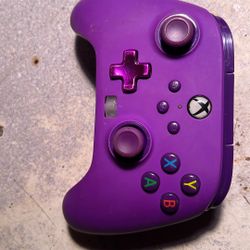 Nice Wireless Xbox Controller (Lightly Used)