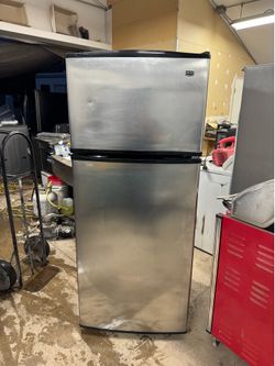 MAYTAG REFRIGERATOR