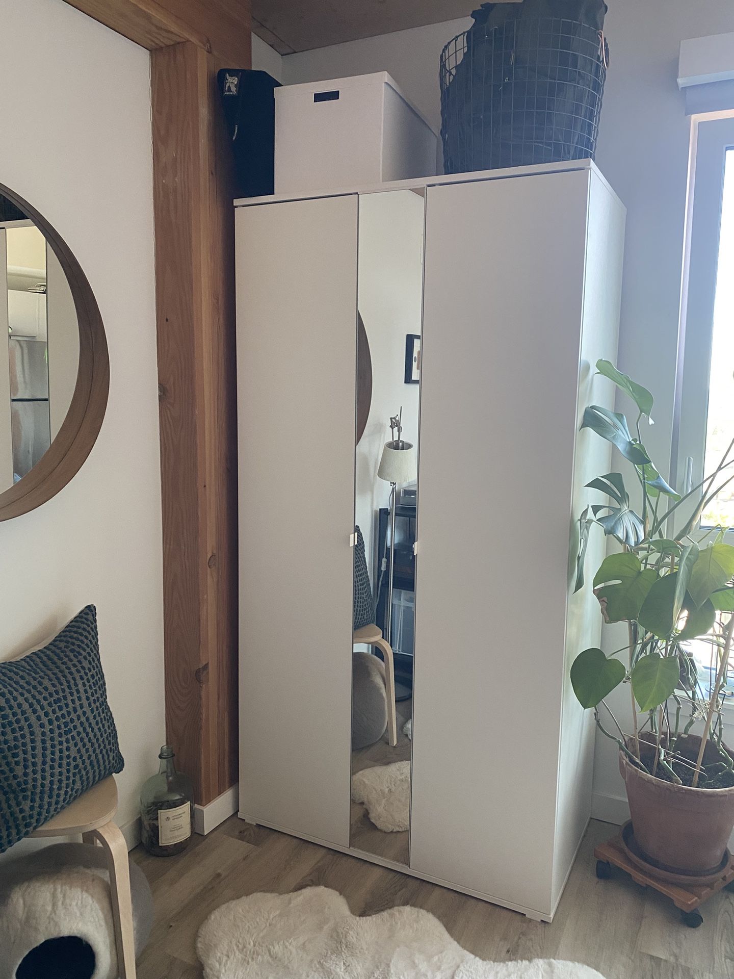 IKEA VIHALS Wardrobe