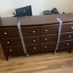 $45 Dresser, Come Pick It Up Today ! 