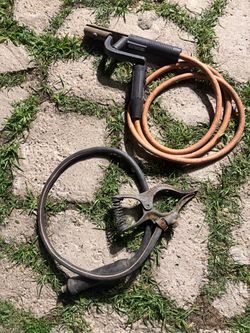 Welding stinger
