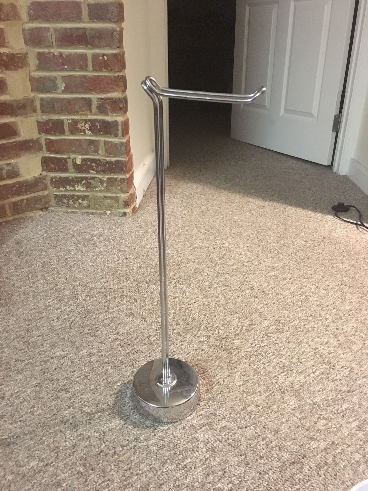 Metal toilet paper holder/stand. FREE!!