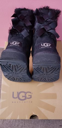 UGG for kids size 9!!! PRICE FIRM