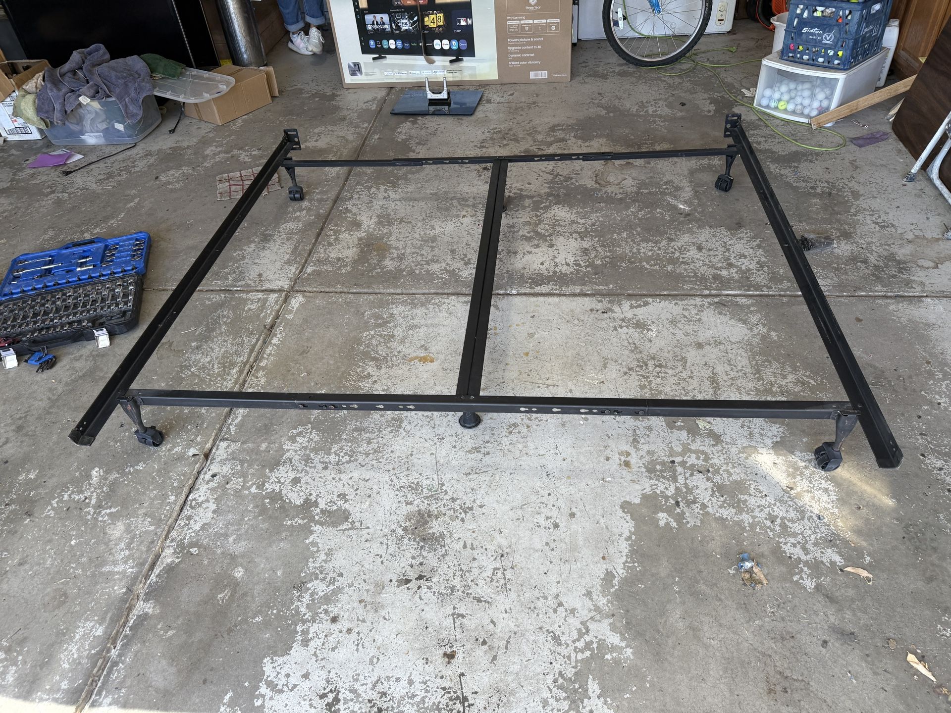 King / Cali-King / Queen Adjustable Bed Frame